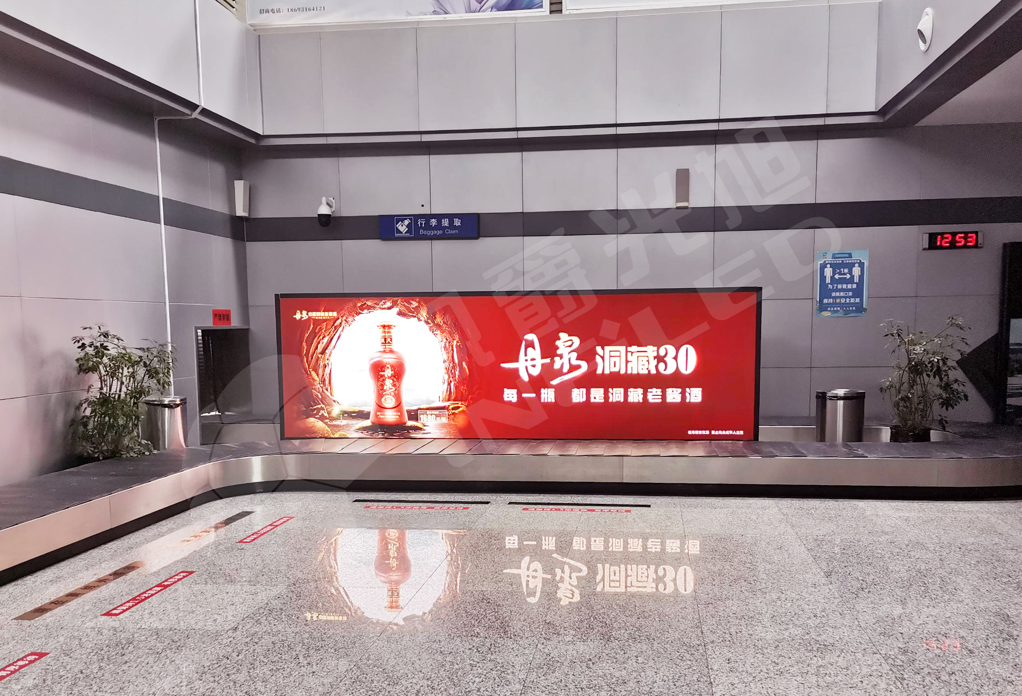 視爵光旭高清LED顯示屏為張掖甘州機場打造行李島信息廣告屏