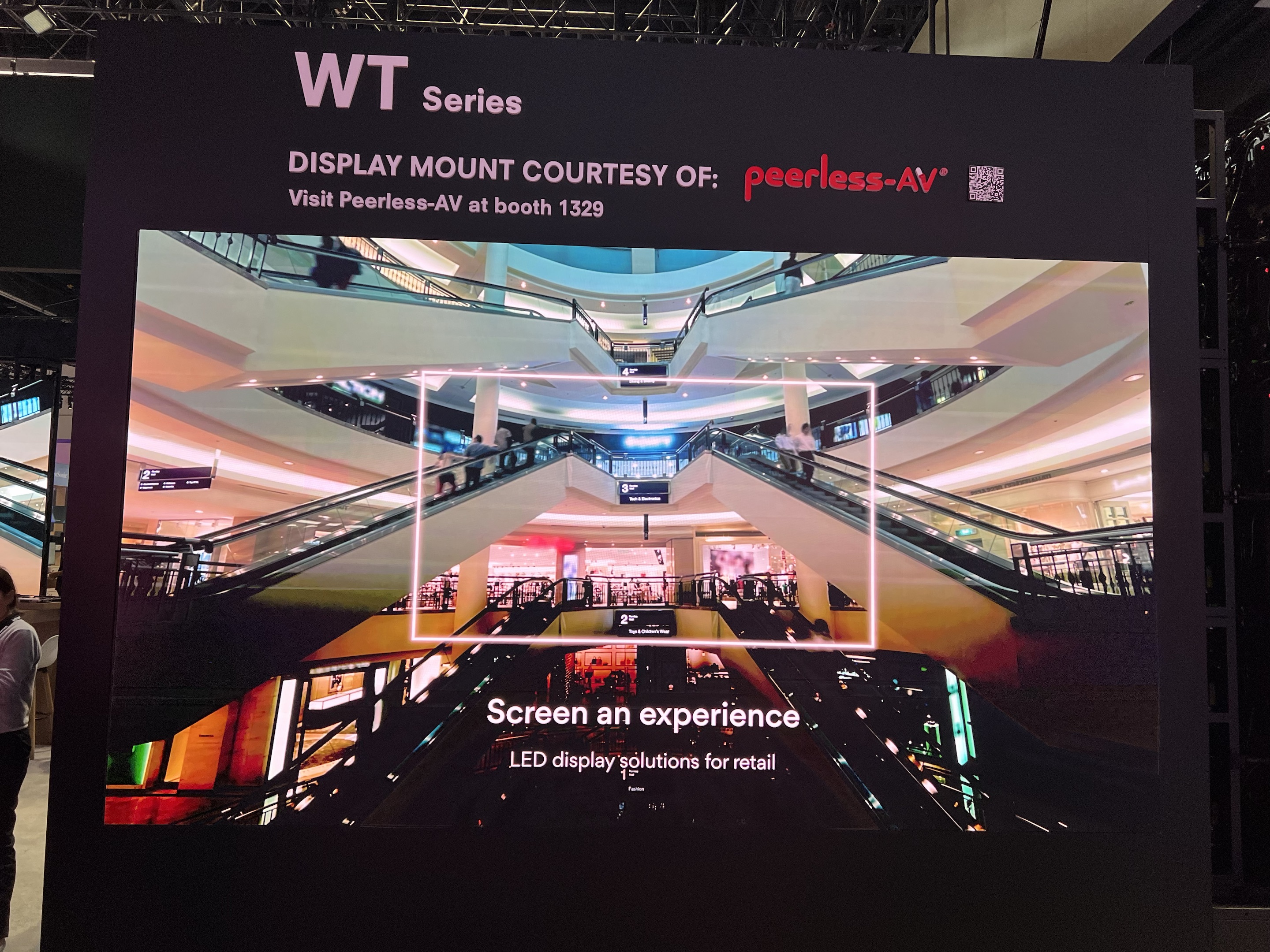 爵光旭WT極光系列LED顯示屏展會圖